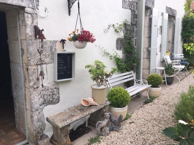 Bed and Breakfast Chez Brown Saint-Thomas-de-Conac Экстерьер фото